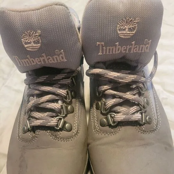 Timberland 8.5 Boots Moss Green/Beige/ Pink Trim 83373 3422 Hike, Hunt, Climb,