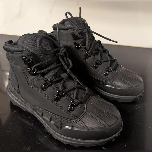 Timberland Junior Converge Waterproof Hiking Boots Size 2 New MSRP $115