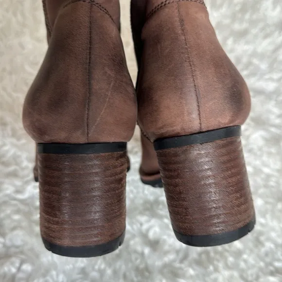 Trask Madison Waterproof Leather Moto Boots/Booties Sz 9.5 Brown Side Zip Heeled