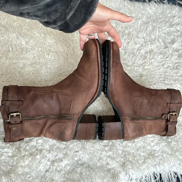 Trask Madison Waterproof Leather Moto Boots/Booties Sz 9.5 Brown Side Zip Heeled