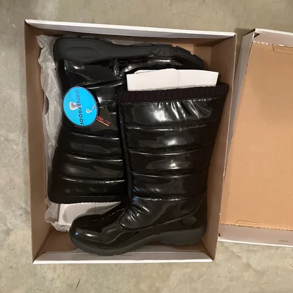Tundra Puffy Kids Shiny Snow Boots (Big Kid Size 4)