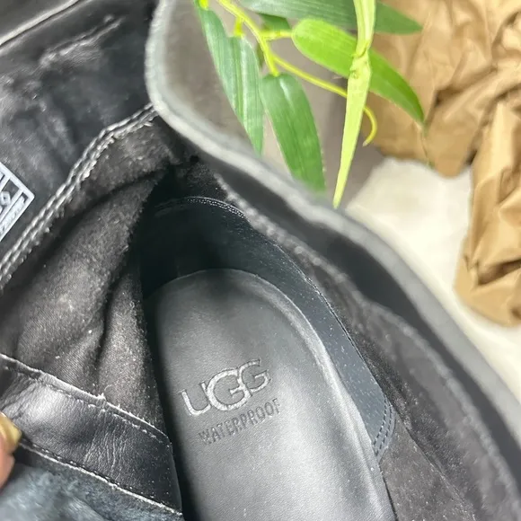 UGG Australia ‘Fern’ Leather Heeled Moto Boots Waterproof Black Women’s Sz 11