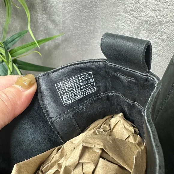 UGG Australia ‘Fern’ Leather Heeled Moto Boots Waterproof Black Women’s Sz 11