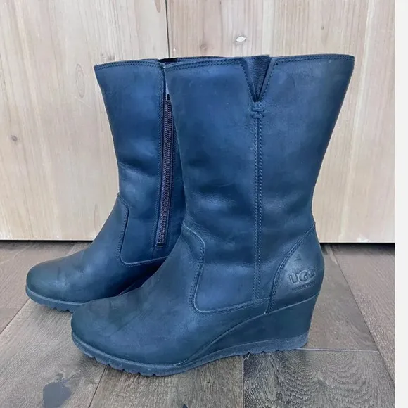 Ugg Australia Joely Leather Wedge Boot Size 6/37 Black Waterproof Shearling