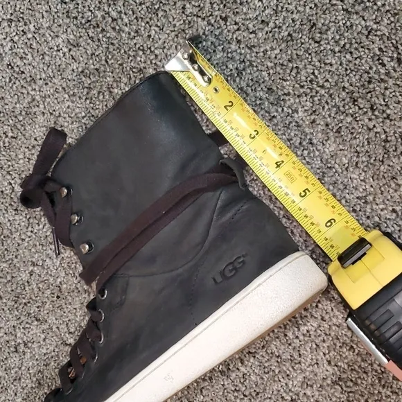 Ugg Australia Starlyn High top lace up Leather Boots sneakers shoes 9.5