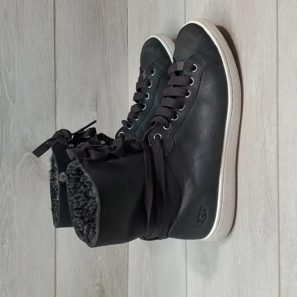 Ugg Australia Starlyn High top lace up Leather Boots sneakers shoes 9.5