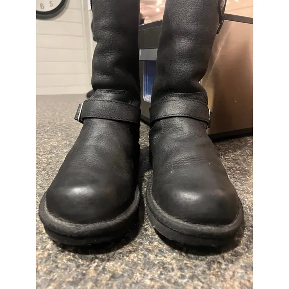 UGG AUSTRALIA WOMEN'S BOOT SUTTER Black LEATHER