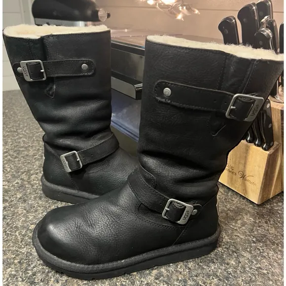 UGG AUSTRALIA WOMEN'S BOOT SUTTER Black LEATHER