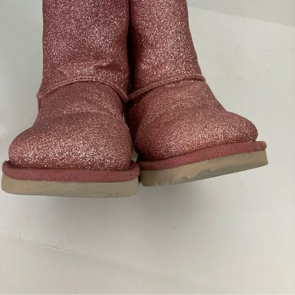 Ugg Classic Short II Glitter Lined Boots Little Girls  sz 3