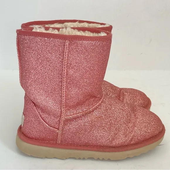 Ugg Classic Short II Glitter Lined Boots Little Girls  sz 3