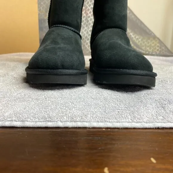 UGG Classic Tall II Boots Women 6 Black Sheepskin Suede Cozycore Winter