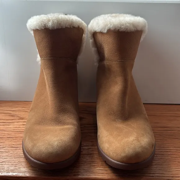 UGG Devorah Ankle Boot in chestnut brown - wedge heel and waterproof