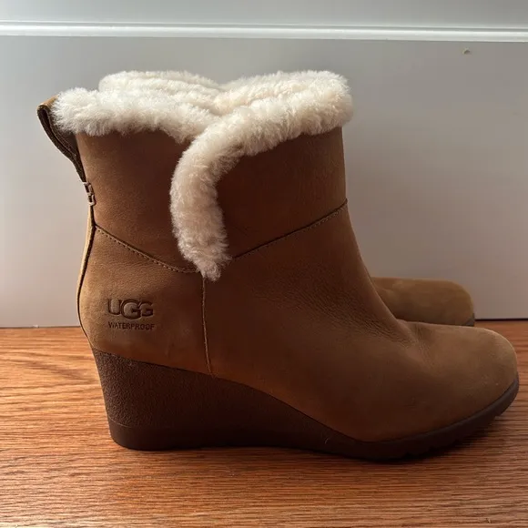 UGG Devorah Ankle Boot in chestnut brown - wedge heel and waterproof