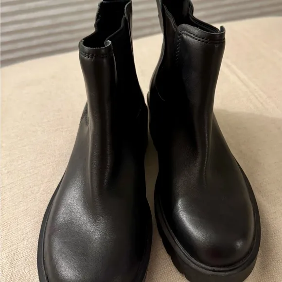 UGG Markstrum Boots