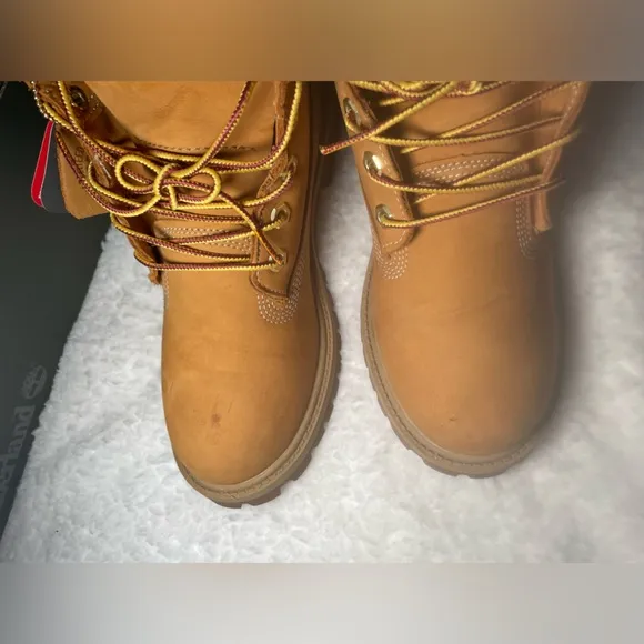 ***Used*** Boys Size 6 Timberland Boots