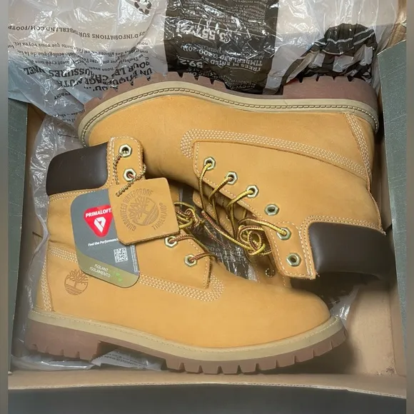 ***Used*** Boys Size 6 Timberland Boots