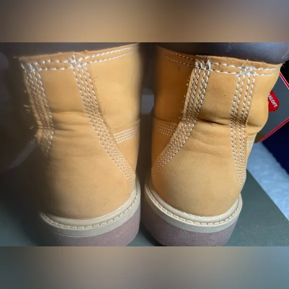 ***Used*** Boys Size 6 Timberland Boots