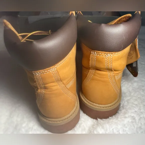 ***Used*** Boys Size 6 Timberland Boots