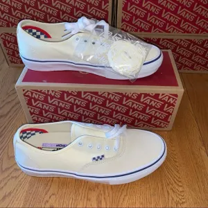Vans Authentic Skate BRAND NEW