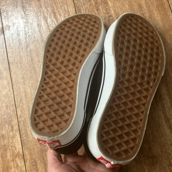 Vans Black and White Skate-Inspired Sneakers with Velcro Straps Size:3.0