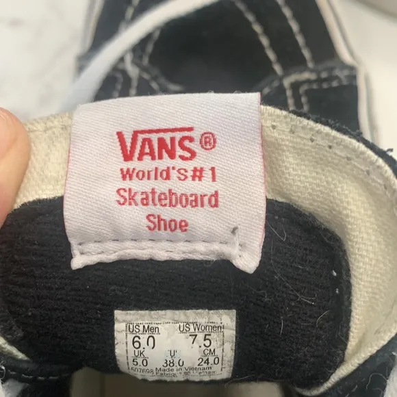 Vans Classic Black Americas # 1 Skateboarders Shoes. Size 6.0 M 7.5 W