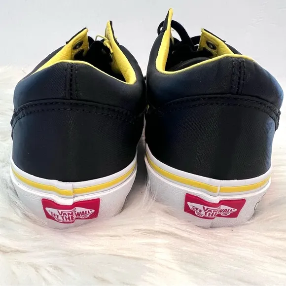 Vans Cobra Kai Low Skate Shoes Sneakers Tennis Shoes Old Skool Men 7.5  Women 9