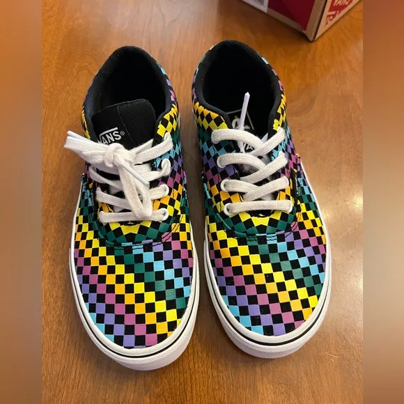 Vans Doheny Rainbow Checker big girls 2 Kids' Shoes EUC