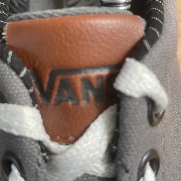 Vans Doheny Shoes Mens 9 Grey w Brown Leather Tongue &amp; Tag Low Top Lace Up HTF