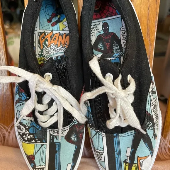 VANS Marvel Avengers Comics Skate Shoes Boys