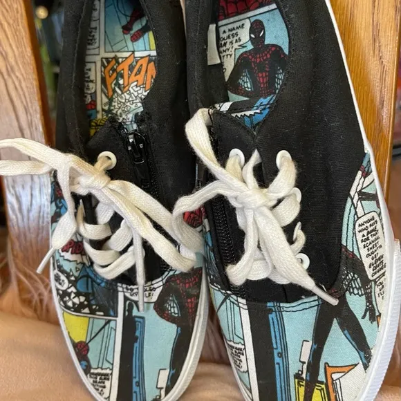VANS Marvel Avengers Comics Skate Shoes Boys
