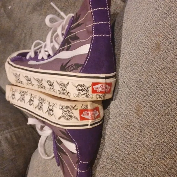 Vans off the wall, high top pirate shoes unisex, purple,  size 7.5 men, 9 women