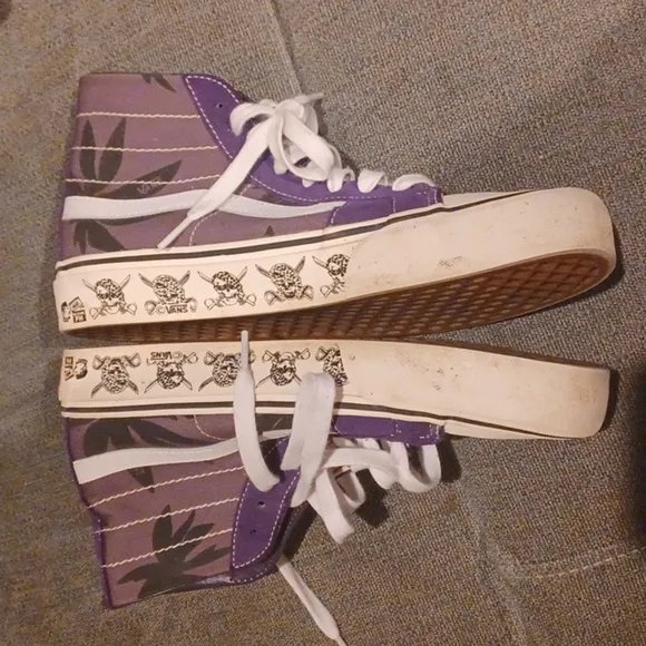Vans off the wall, high top pirate shoes unisex, purple,  size 7.5 men, 9 women