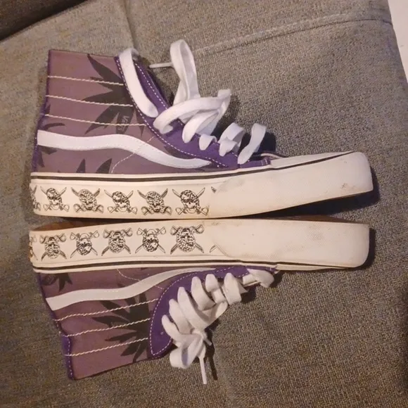 Vans off the wall, high top pirate shoes unisex, purple,  size 7.5 men, 9 women