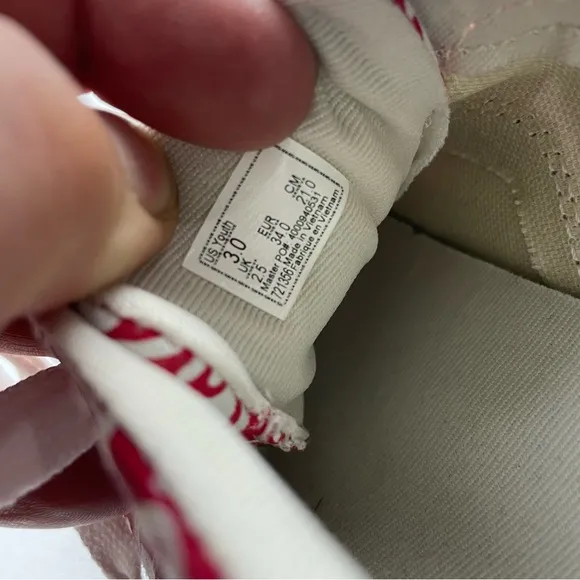 Vans Off The Wall Youth Kid Unisex Sz 3 White &amp; Red Print Skate Sneaker Shoes