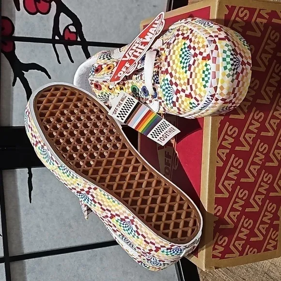 VANS Old Skool Pride Platfor Skate Shoes NWB