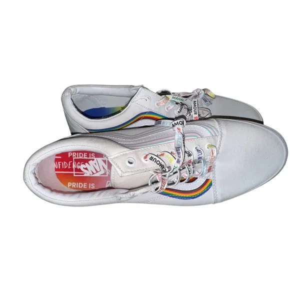 VANS - OLD SKOOL - PRIDE RAINBOW SKATE SNEAKER - White Rainbow True White EUC