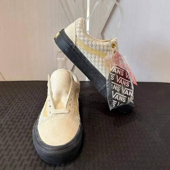 Vans Old Skool Pro Lizzie Armanto Sneakers