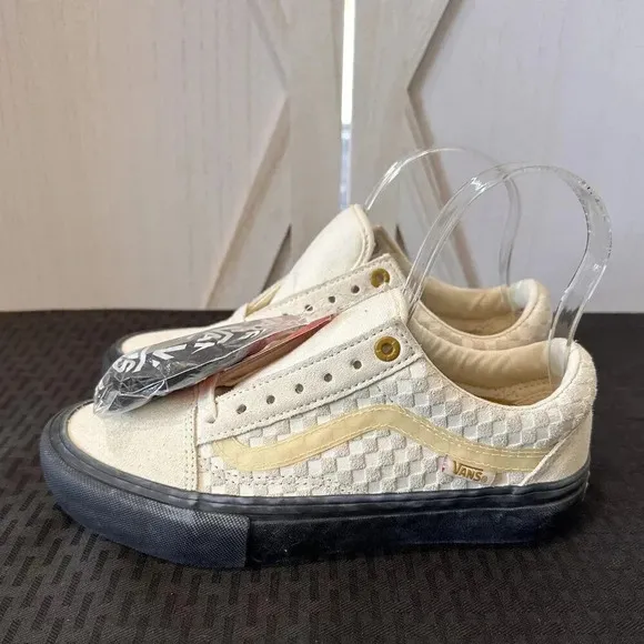 Vans Old Skool Pro Lizzie Armanto Sneakers