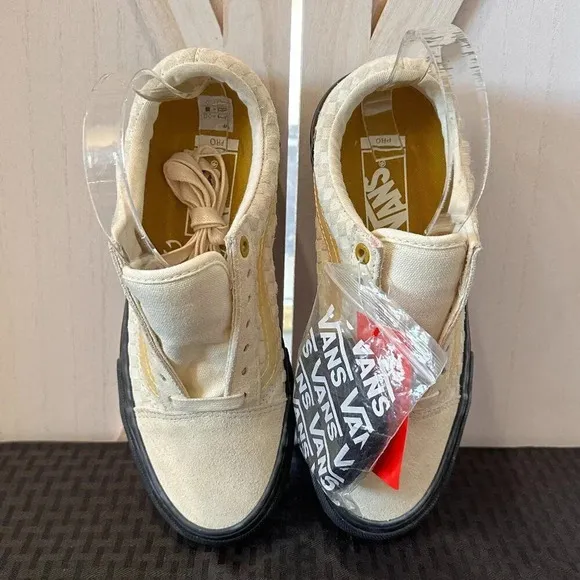 Vans Old Skool Pro Lizzie Armanto Sneakers