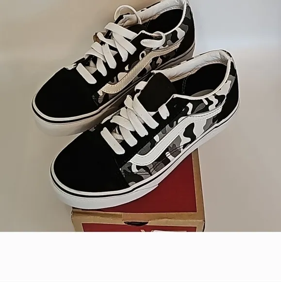 VANS Old Skool Skate Shoes for Kids