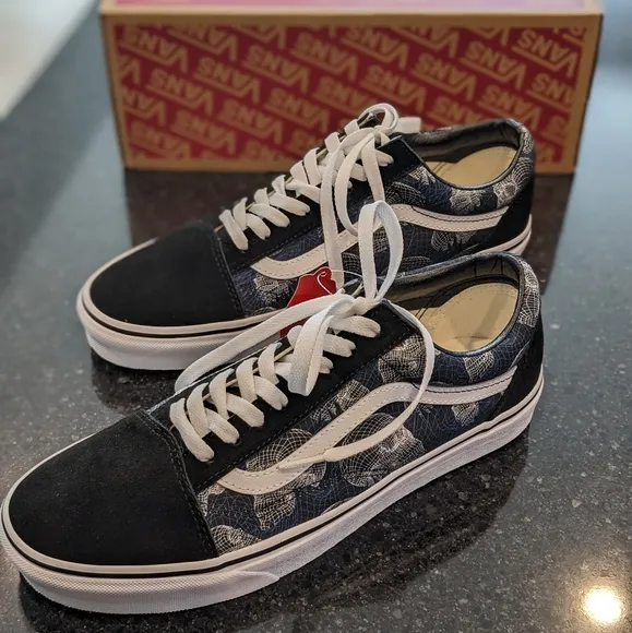 VANS OLD SKOOL WIRE FRAME SKULLS SKATE SHOES MENS SIZE 7.5 WOMENS 9 NWT ❤