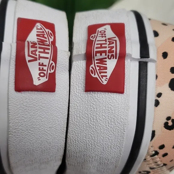 Vans Pink Authentic SF Leila Hurst
