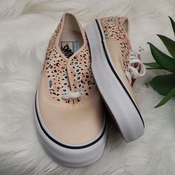 Vans Pink Authentic SF Leila Hurst