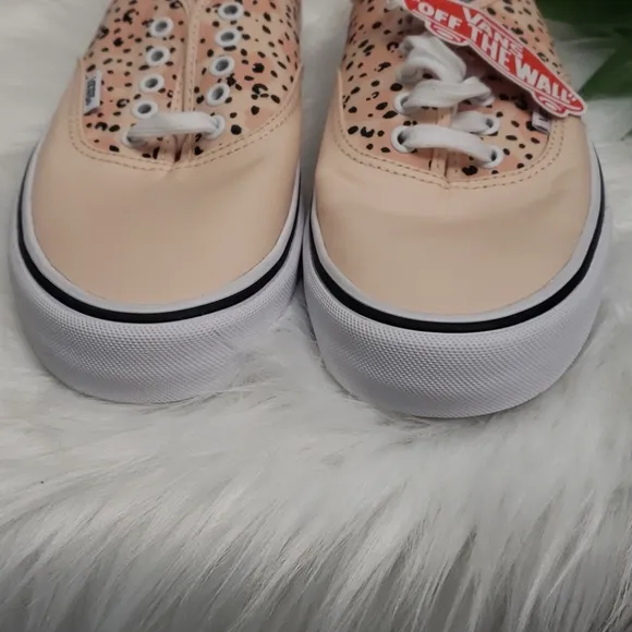 Vans Pink Authentic SF Leila Hurst