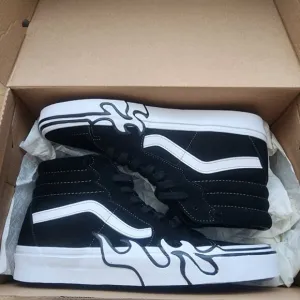 VANS Sk8-Hi Bolt Freesia/True White Suede Flame Skate Sneaker Shoes Mens 10.5