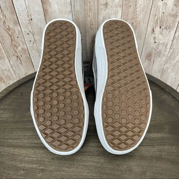 Vans Sk8-Hi MTE “Rabbit Frost/Gray” Sneaker Size 5.5 Women