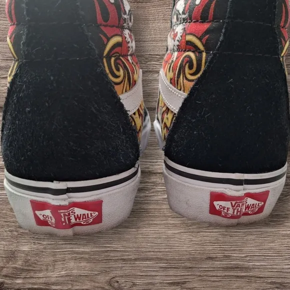 Vans Sk8-Hi Santa Flame Black Sneakers Youth/Mens Size 3.5 Womens Size 5