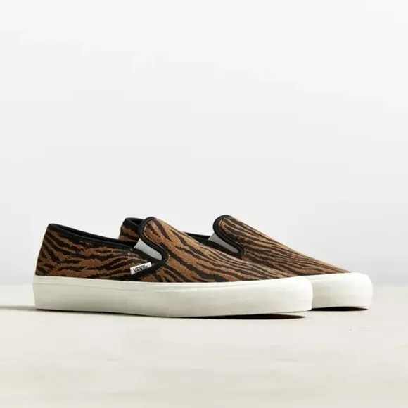 Vans Slip-on SF Woven Tiger/Black Sneakers Size 7 Women's