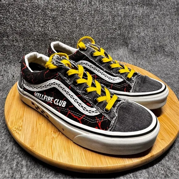 Vans Stranger Things Hellfire x 36 club skate shoes womens size 7.5/ Mens 6