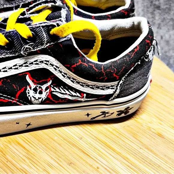 Vans Stranger Things Hellfire x 36 club skate shoes womens size 7.5/ Mens 6